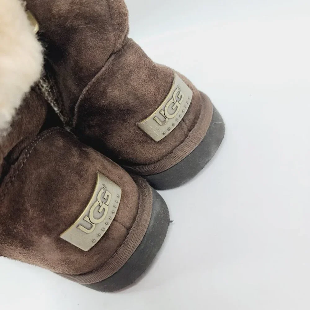 UGG Women's‎ Brown Metro Tas 5677 Sheepskin Fur Ankle Winter Boot Size 7